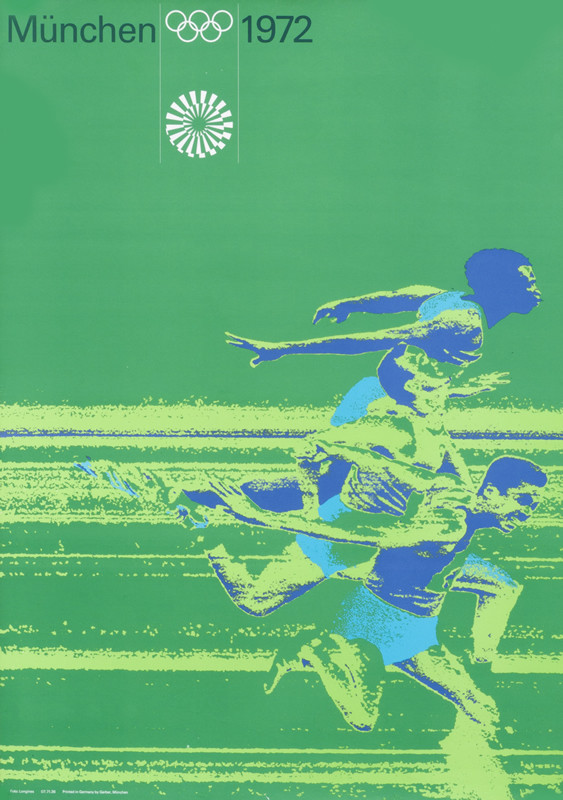 Men sprint towards finish; green, blue